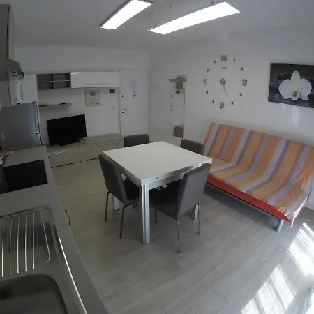 Apartment Trilocale Con Piscina - Agenzia Cocal Caorle