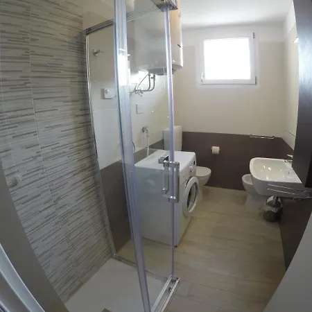 Trilocale Con Piscina - Agenzia Cocal Caorle